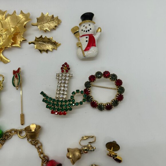 Christmas Jewelry Lot  Brooches Bracelet Earrings Vintage Modern Holly Candle - Picture 6 of 16
